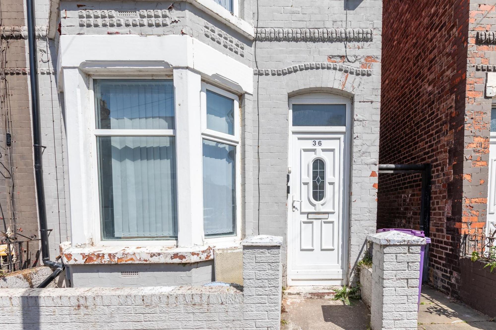 New Large Contractors House 4beds 8guests Long Term Holiday home Liverpool